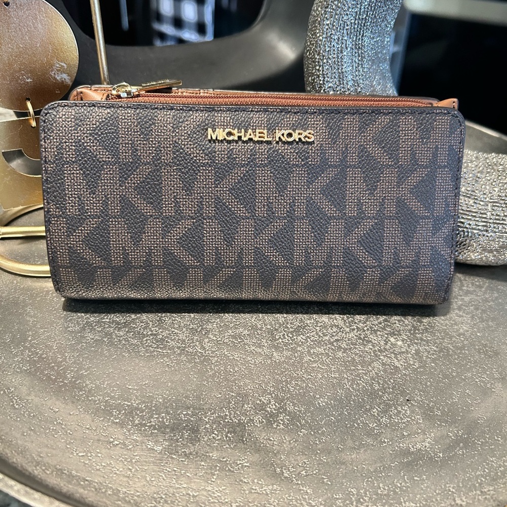 Brand new Michael Kors Wallet